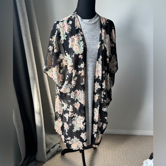 Floral cover up - Picture 1 of 3